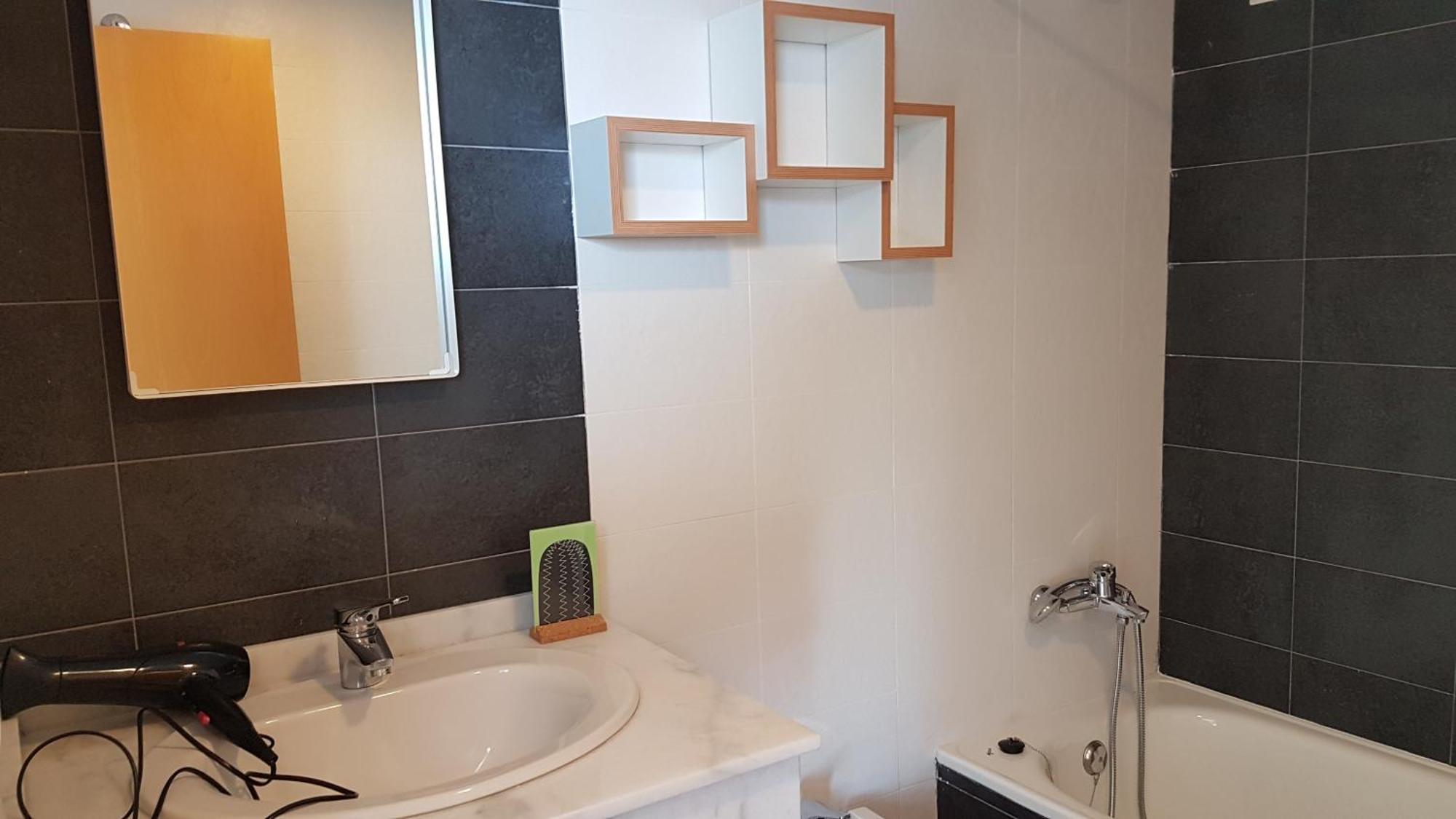 Highrise With Private Terrace & Sea Views - 34th Floor Apartment *